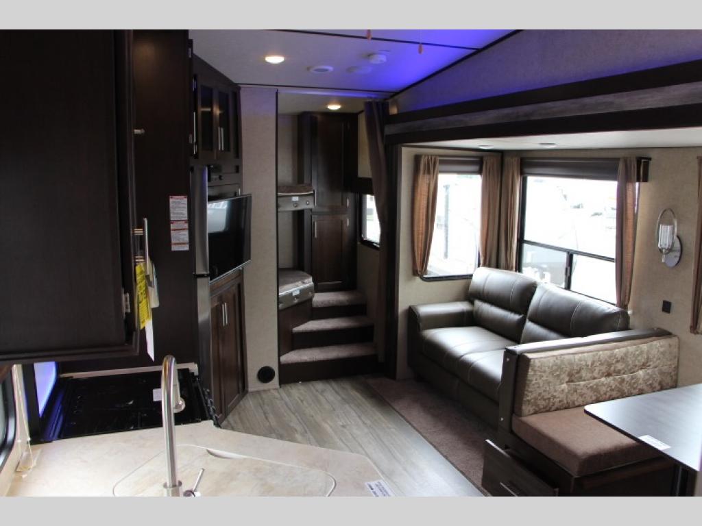 Cherokee Arctic Wolf Fifth Wheel: A Must See To Believe! - Craig Smith